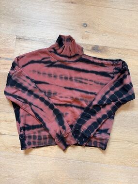LA MADE Tie-Dye Cropped Turtleneck Sweater in Rust and Black
